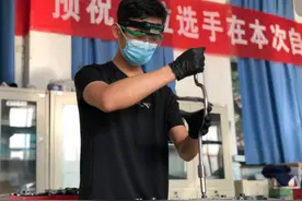 汽车维修工选手田雨桐：给车“治病”，拧的每颗螺丝都关乎安全图片