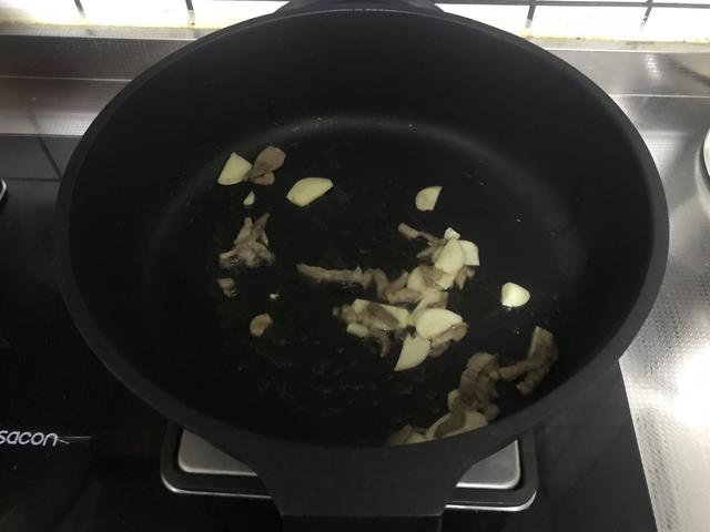 秋季这菜要多吃，富含多种氨基酸，钙含量极高，孩子常吃长高个