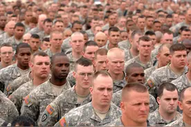 美军军费世界第一，一年6000亿，那美国士兵的工资有多高？图片