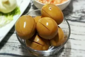 卤味店不外传的卤蛋秘方，不加水也能味醇香浓，做一次吃一星期图片