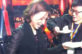 “央视一姐”董卿的情史，和背后的5个男人图片
