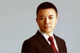 《新闻联播》主播潘涛：45岁闯北京，与小妻子的幸福背后有艰辛图片