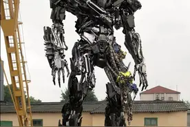 原来，这是一场盛大华丽的车展——盘点《变形金刚4》中的豪车图片