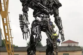 原来，这是一场盛大华丽的车展——盘点《变形金刚4》中的豪车图片