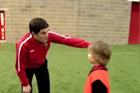 「南安普顿U12青训足球教案」提升创造空间与传球能力的训练图片