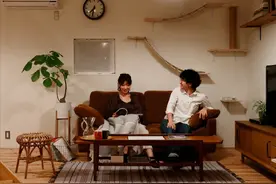 日本小两口住70㎡小宅，坚持极简生活，入住一年的家依旧干净整洁图片