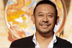 姜文：刘晓庆陪她8年，为何转身娶了小15岁的周韵？图片