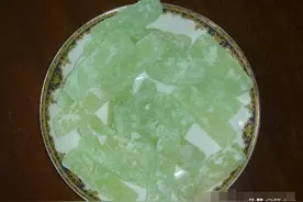 男生喜欢送的“4款零食”，女生嘴上说喜欢，其实压根就不吃的图片