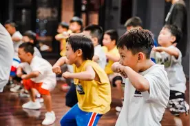 街舞热潮强势来袭…斗舞吧，少年图片