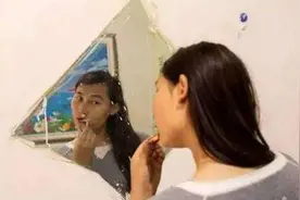 男孩追求女孩四年，总遭到对方拒绝，十年后再见，才知女孩的苦衷图片