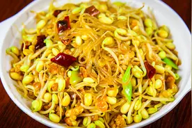 厨师长分享“黄豆芽炒粉条”，地道的农家菜，好吃不贵接地气