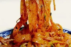 岐山擀面皮辣椒油配方及制作过程图片