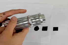 评测地球上最黑涂料，连激光都能黑掉，网友：真黑箱操作视频封面