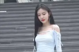 这么高的鞋跟下台阶方便吗？？图片