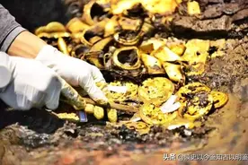 老汉深山发现“藏金洞”，挖出一车黄金准备换钱，结果当场被抓图片
