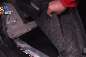 新车买来一个多月，驾驶室两次进水图片