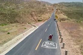 “此生必驾”最美公路，宁夏中卫66号公路，大西北最独特的风景图片