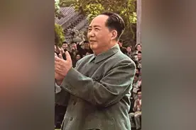 英军认为是解放军先开炮射击，拒不道歉，毛主席：擅自侵入必须打图片