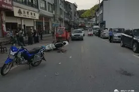 两辆摩托车相撞 双双被拘15天！图片