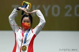 杨倩！首金！这姑娘不仅是赛场新星，还是“清华女神”图片