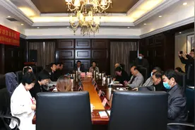 从艺40余年演了50余部戏，“做人做事，她都是标杆”图片