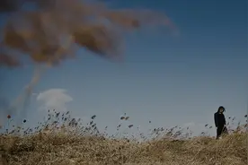 一个人就算能力不强，就算被别人看不起，也没什么好计较的图片