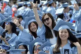 外国国籍有多“牛”？高考状元无缘清北，福建一外籍生轻松上北大图片