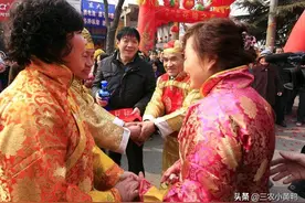 农村俗语“亲家登门，不值半文”，啥意思？亲家间不能走亲吗？图片