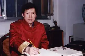 弃初恋娶大38岁富婆，继承百亿遗产，后送初恋2百万却被当面拒绝图片