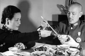 从爱妻福妻到女子小人难养也，蒋介石对宋美龄因何怨气这么大？图片