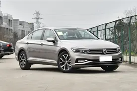 外观沉稳大气，后排空间宽敞，实拍体验大众迈腾330TSI DSG 领先型图片