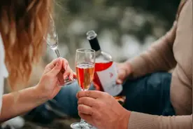 中日韩都很看重相亲图片