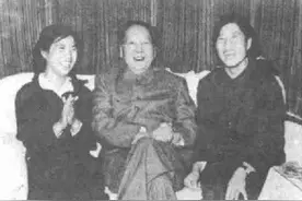 1953年毛泽东专列上接见张玉美，临别前拿出三样东西：这礼物咋样图片