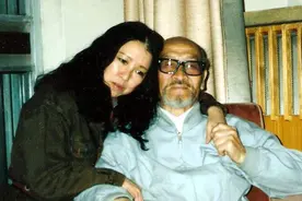 29年前，三毛在医院上吊自杀，王洛宾知道后喝了八瓶烈酒中毒住院图片