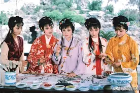 87《红楼梦》她特别漂亮，拍戏根本不用化妆，弄弄头发就可以上镜图片