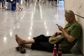 曾经嫌当市长不赚钱，他毅然下海经商，赚到几十亿财产全捐给国家图片