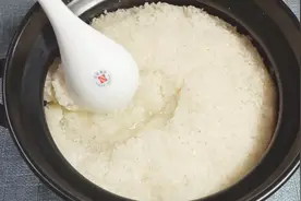 爱吃糯米醪糟的收藏了，简单几步，教你在家蒸出又香又甜的米酒视频封面