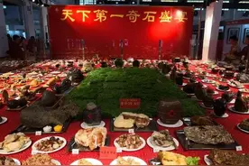 在大自然的鬼斧神工之下，这款92克的奇石，估值居然高达1.3亿图片