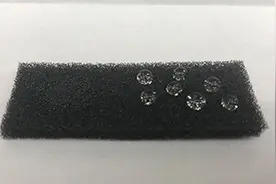美科学家发明智能吸油海绵有效解决海上溢油事件图片