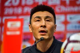 站在泡沫破灭的起点——专访著名足球运动员李玮锋图片