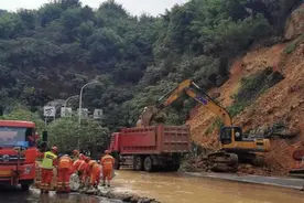 注意绕行！重庆綦万高速发生山体滑坡部分路段关闭图片