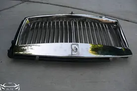 劳斯莱斯中网坏了，商家报价20万，维修背后有猫腻图片