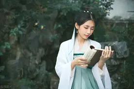 故事：我与邻家哥哥私定终生，等他九年不嫁，他却为仕途让我做妾图片
