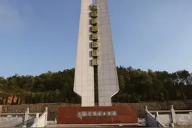 微党史｜敌机压顶——朱德身先士卒追敌军图片