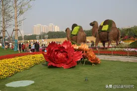 西安火车站北广场——丹凤门广场图片