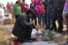 摊上一个蛮不讲理的娘，人见人爱的他，最终却以悲剧收场图片