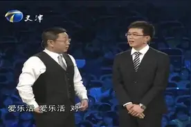 清华大三学生上台面试，台上挨个指出企业缺点，获老板们高度好评图片