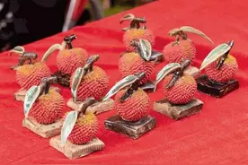 广东的“天价”荔枝，最高拍卖价55万一颗，网友：刷新认知图片