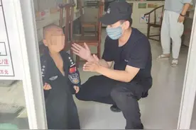 东侨：午睡醒来不见姥姥 2岁男童独自出门迷路图片