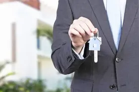 房屋委托中介代租，租金迟迟拿不到？视频封面